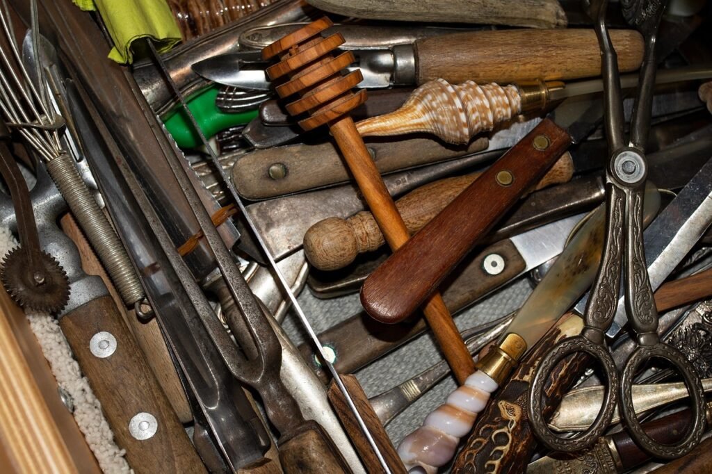 Knife drawer organizer