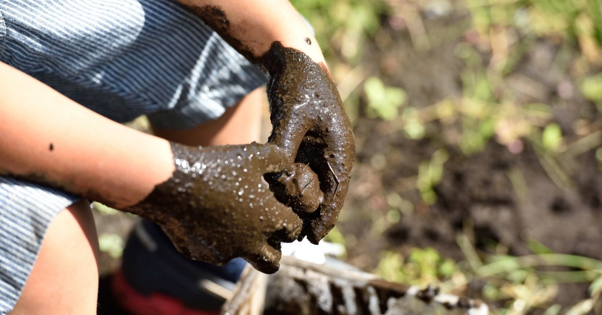 What are Mud Kitchens