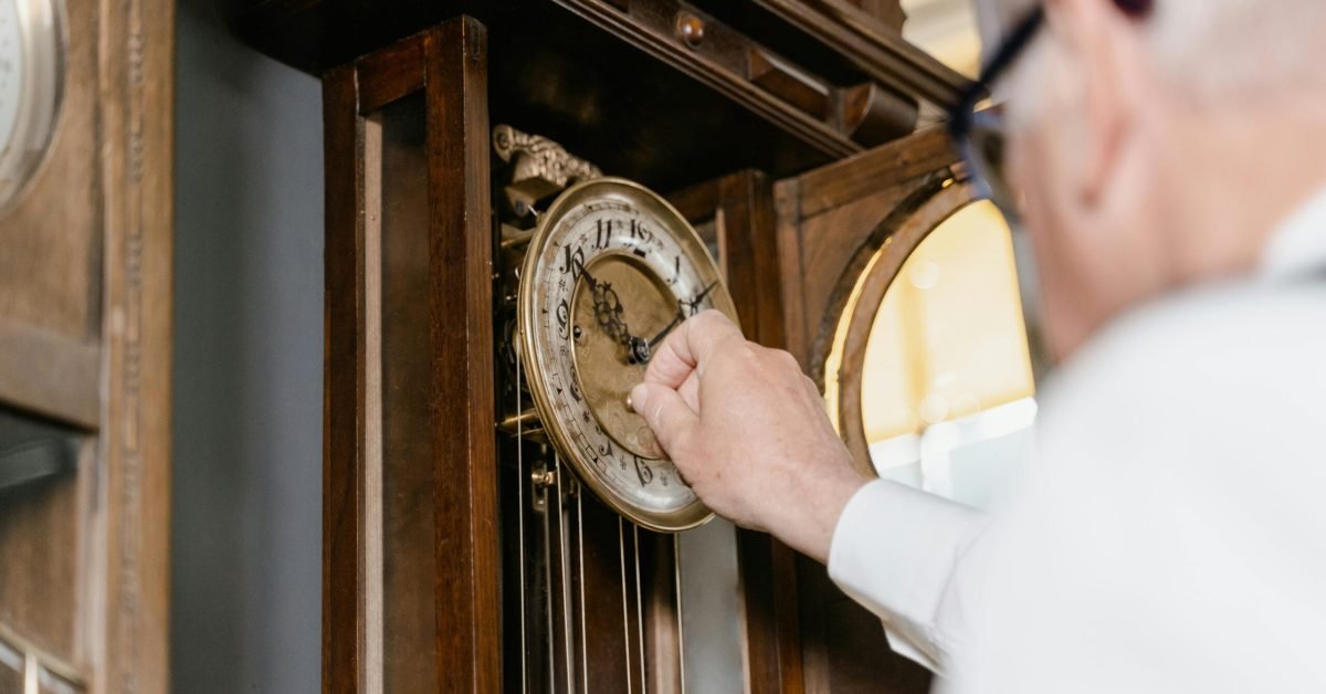 Find Wall Clock Placement – Get Perfect Height in 30 Seconds